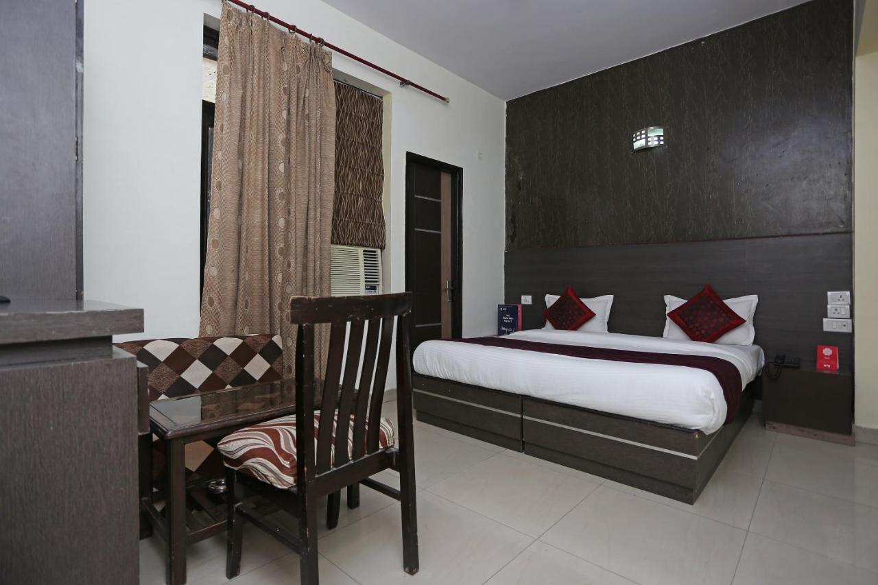Oyo 9601 Hotel Sunshine Residency Castle Noida Buitenkant foto