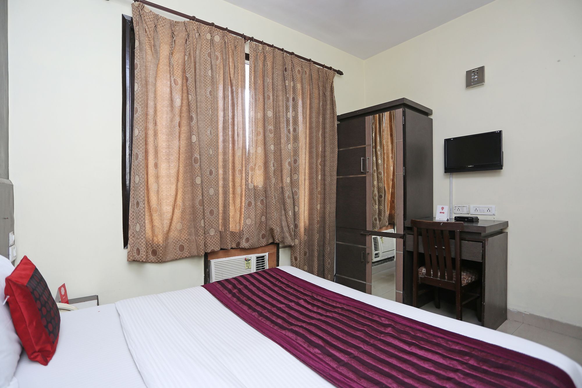 Oyo 9601 Hotel Sunshine Residency Castle Noida Buitenkant foto
