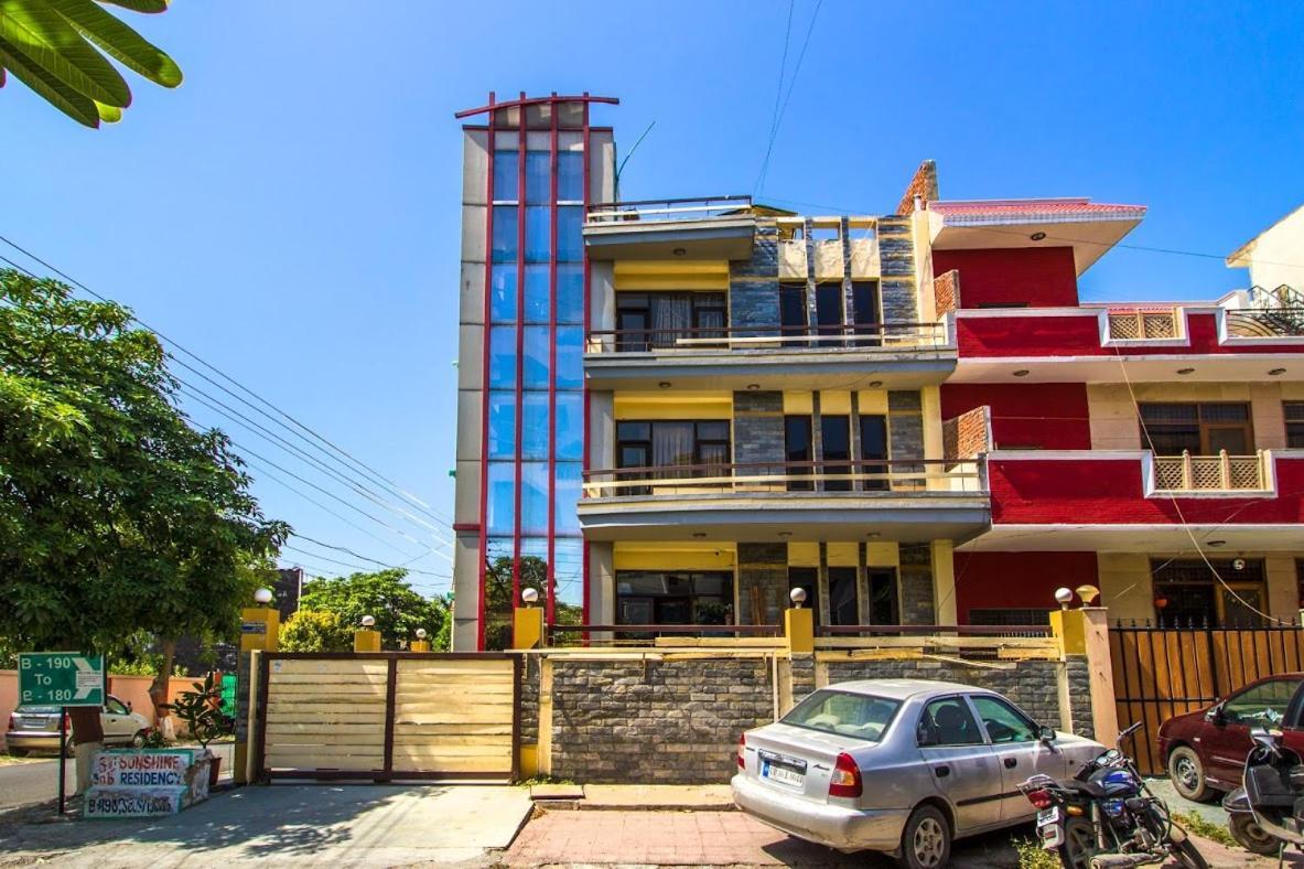 Oyo 9601 Hotel Sunshine Residency Castle Noida Buitenkant foto