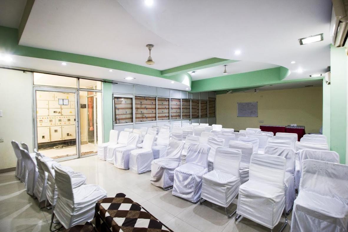 Oyo 9601 Hotel Sunshine Residency Castle Noida Buitenkant foto
